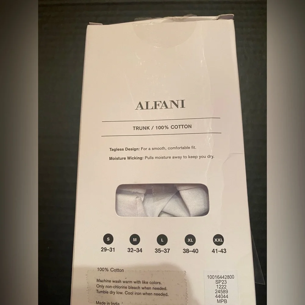 Alfani Men’s 4 Pack Trunks‎ Boxer Briefs in White Size Small 29-31 NWT